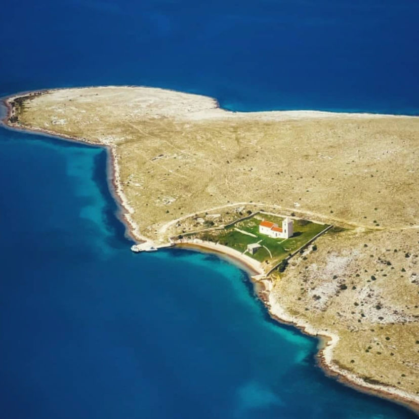 Zecevo Adası