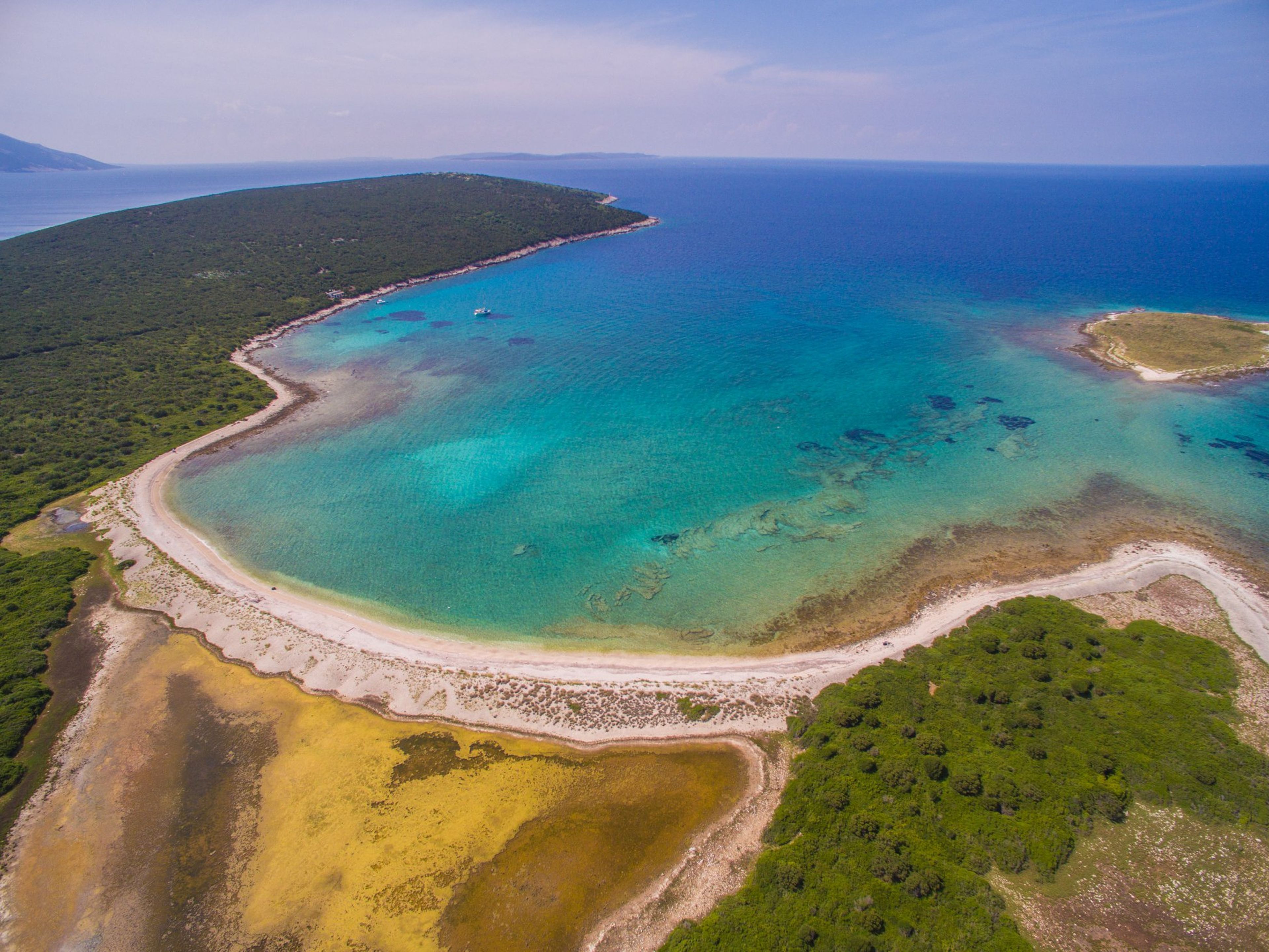 Zecevo Adası: Sakinliğin Adası