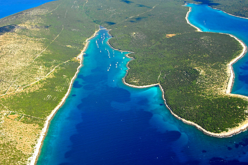 Unije Island
