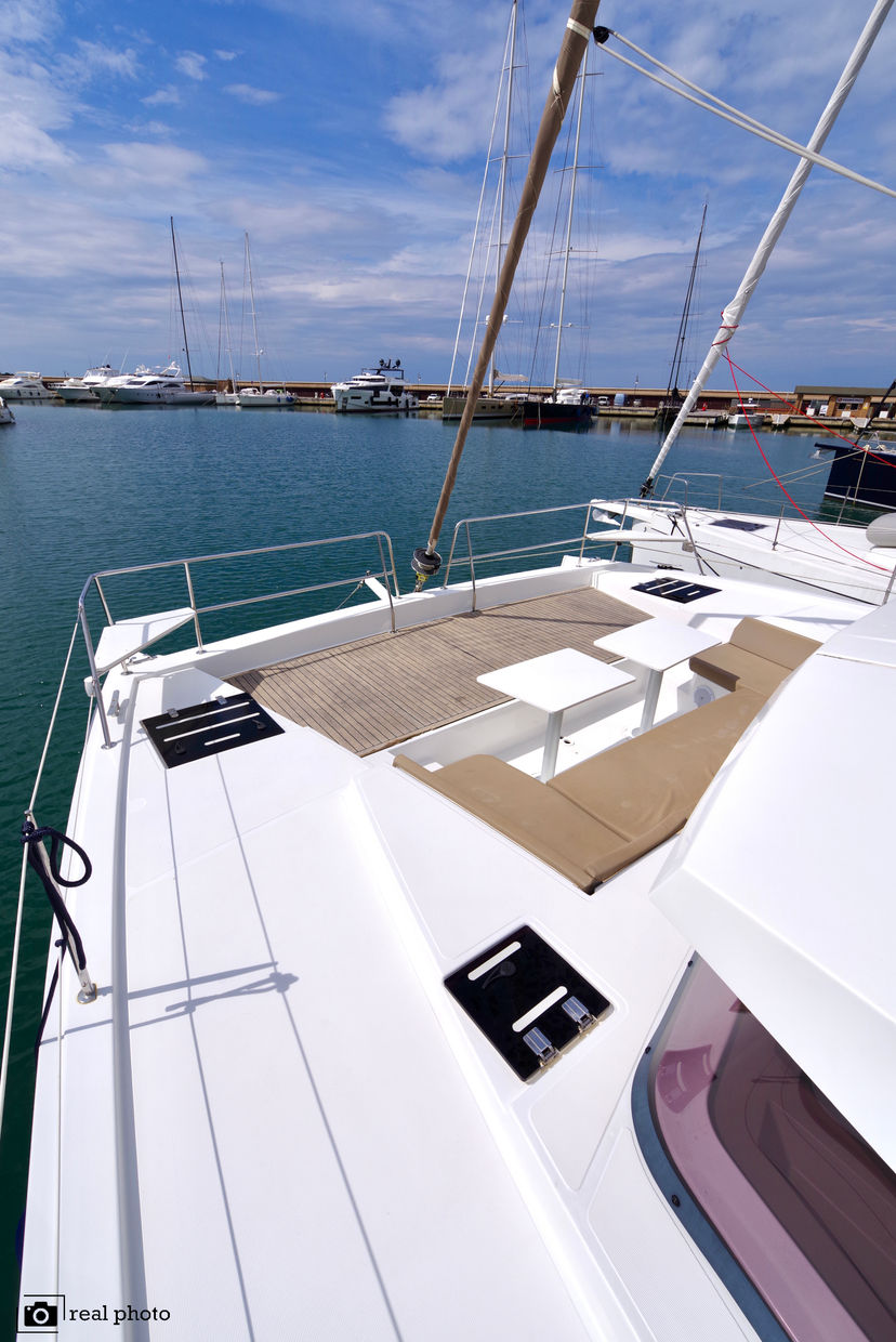 Bali Catamarans 4.1 WEEsail - Water maker, Solar Panel