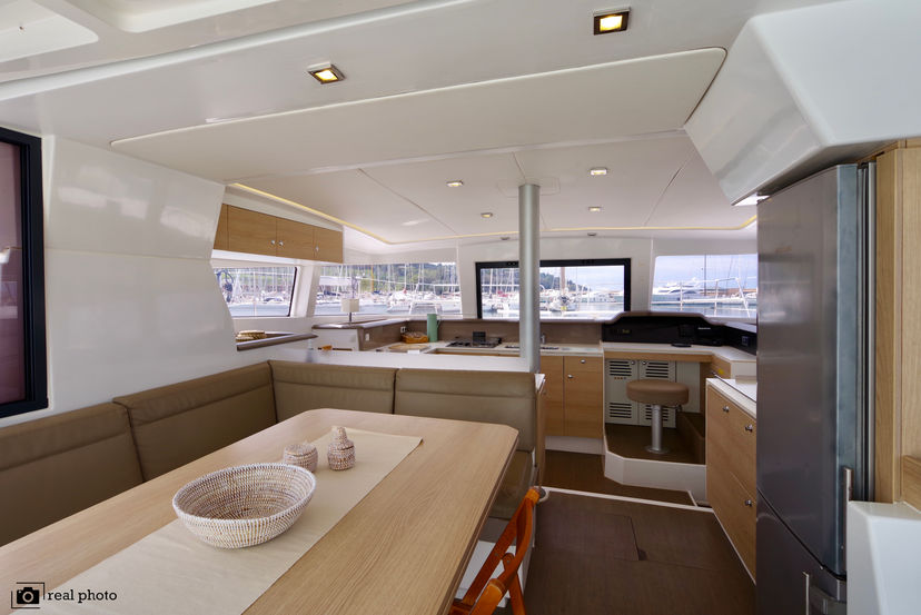 Bali Catamarans 4.1 WEEsail - Water maker, Solar Panel