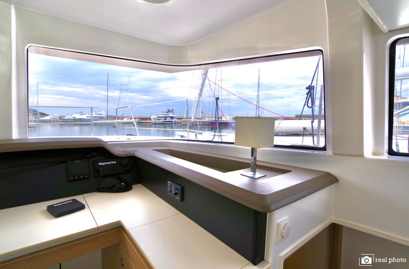 Bali Catamarans 4.1 WEEsail - Water maker, Solar Panel