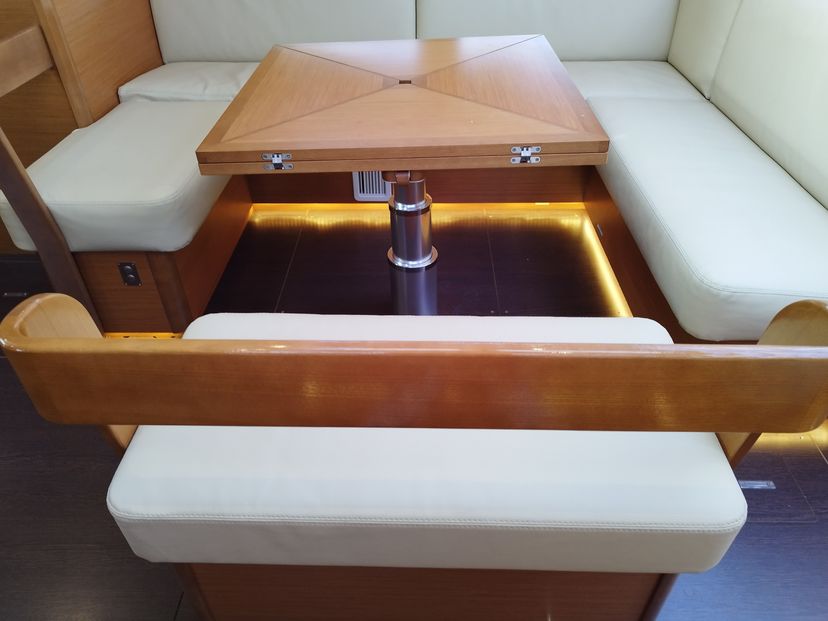 Dufour Yachts EX Albus
