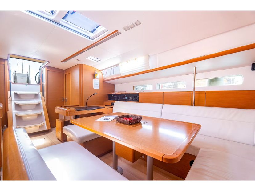 Jeanneau 40 Simoun (Pax 10)