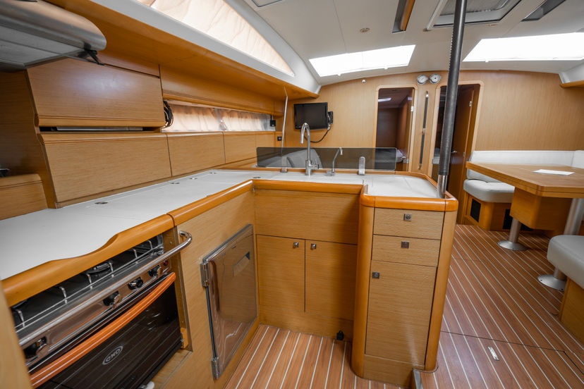Jeanneau 53 REGINA V