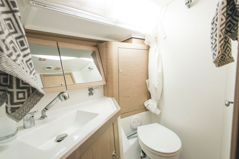 Beneteau 45 Ayther - Standard line