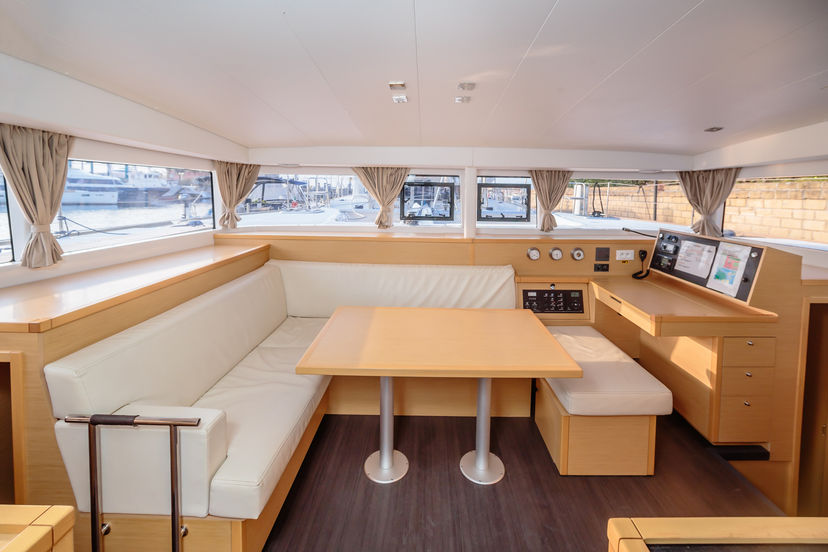 Lagoon 40 Adorable - Standard line