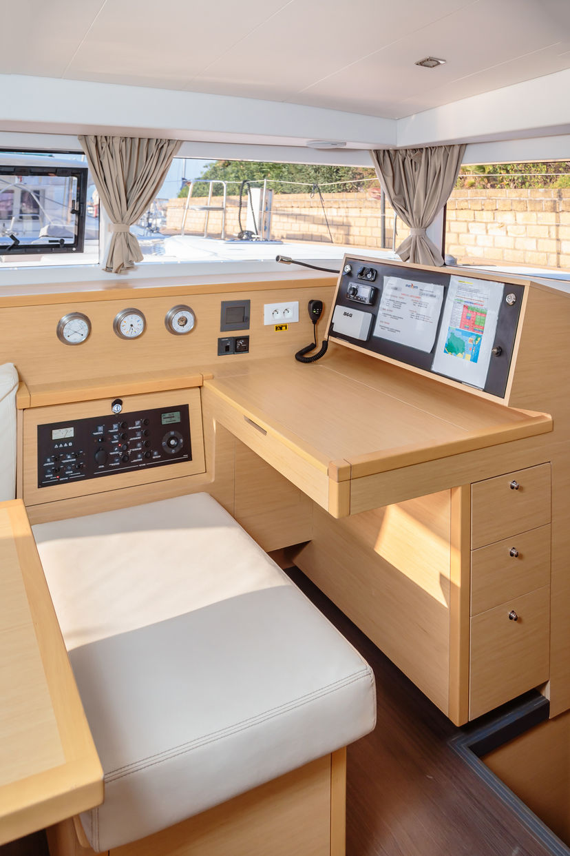 Lagoon 40 Adorable - Standard line