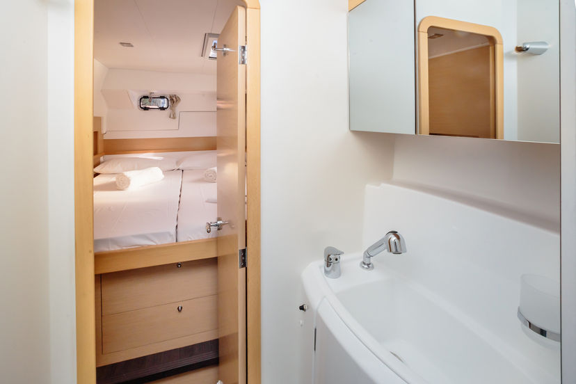 Lagoon 40 Adorable - Standard line