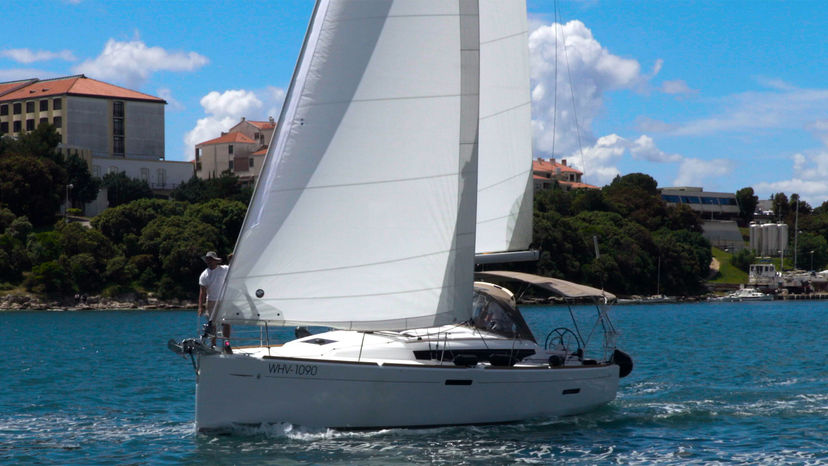 Jeanneau 38 Tina