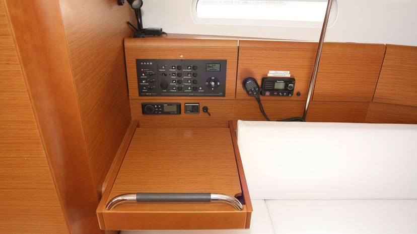 Jeanneau 38 Tina