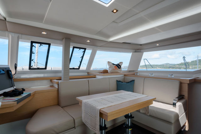 Fountaine Pajot 42 Amapola - A/C, Generator, Water maker. Solar panel