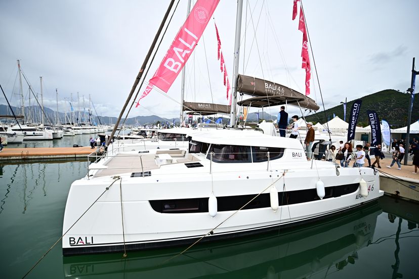 Bali Catamarans 4.6 Endeavour