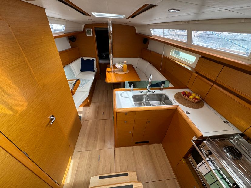 Jeanneau 38 Ace of Spades