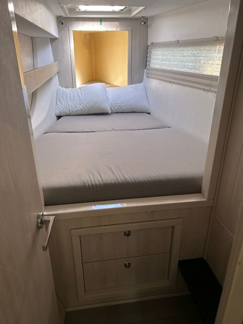 Leopard Catamarans 434 Aquaholic