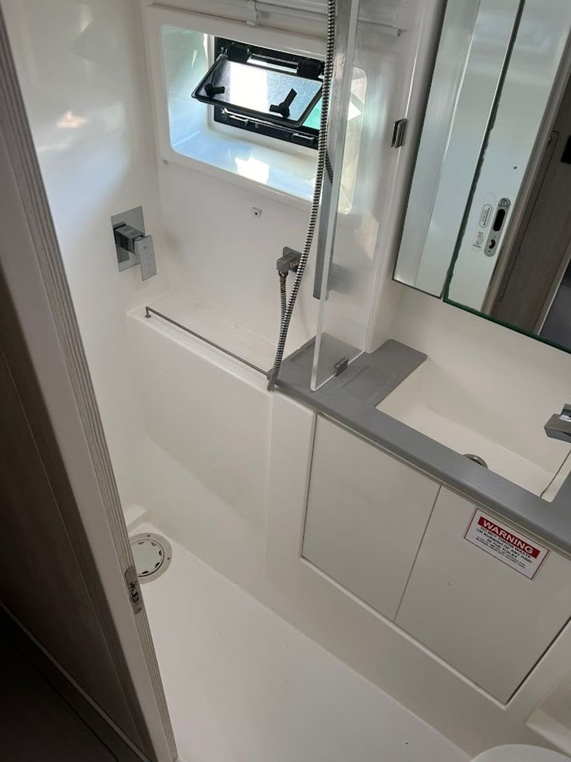 Leopard Catamarans 434 Aquaholic