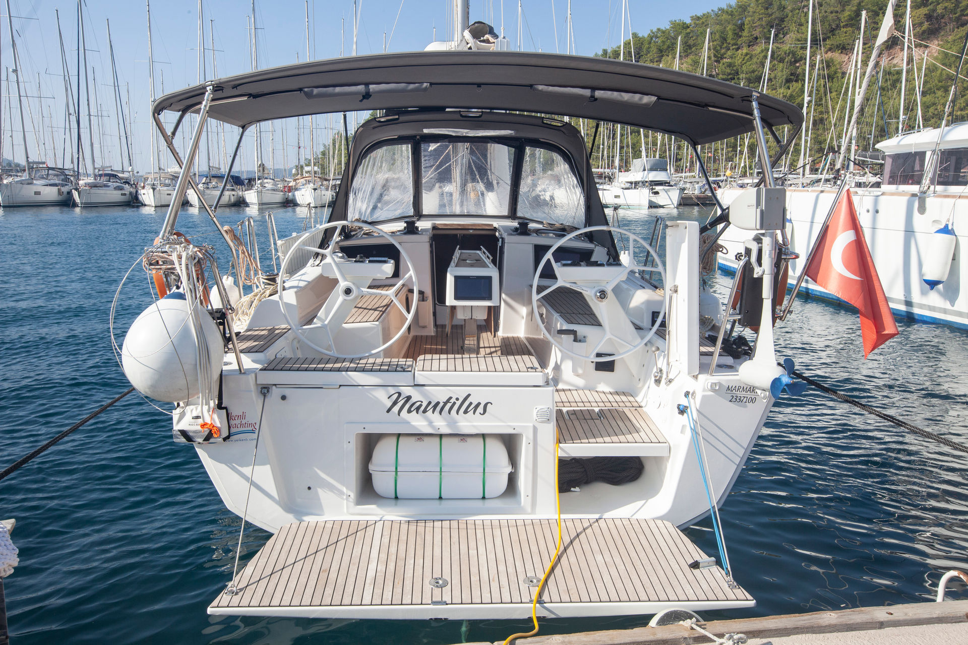 11835571083601284_15_Nautilus_Transom.JPG