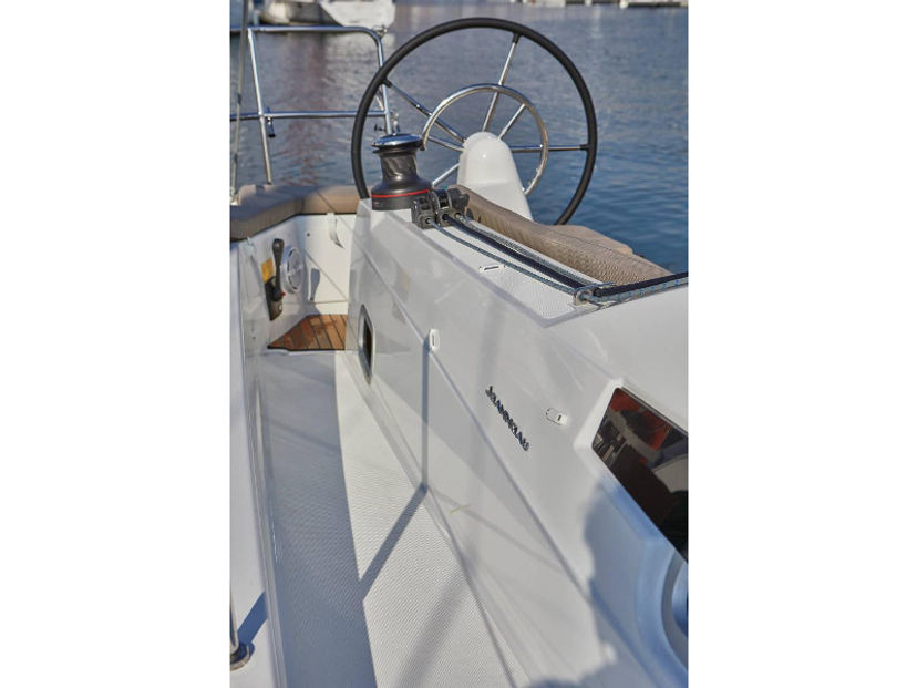 Jeanneau 410 OSKAR  new 2024 (air condition, solar panels)