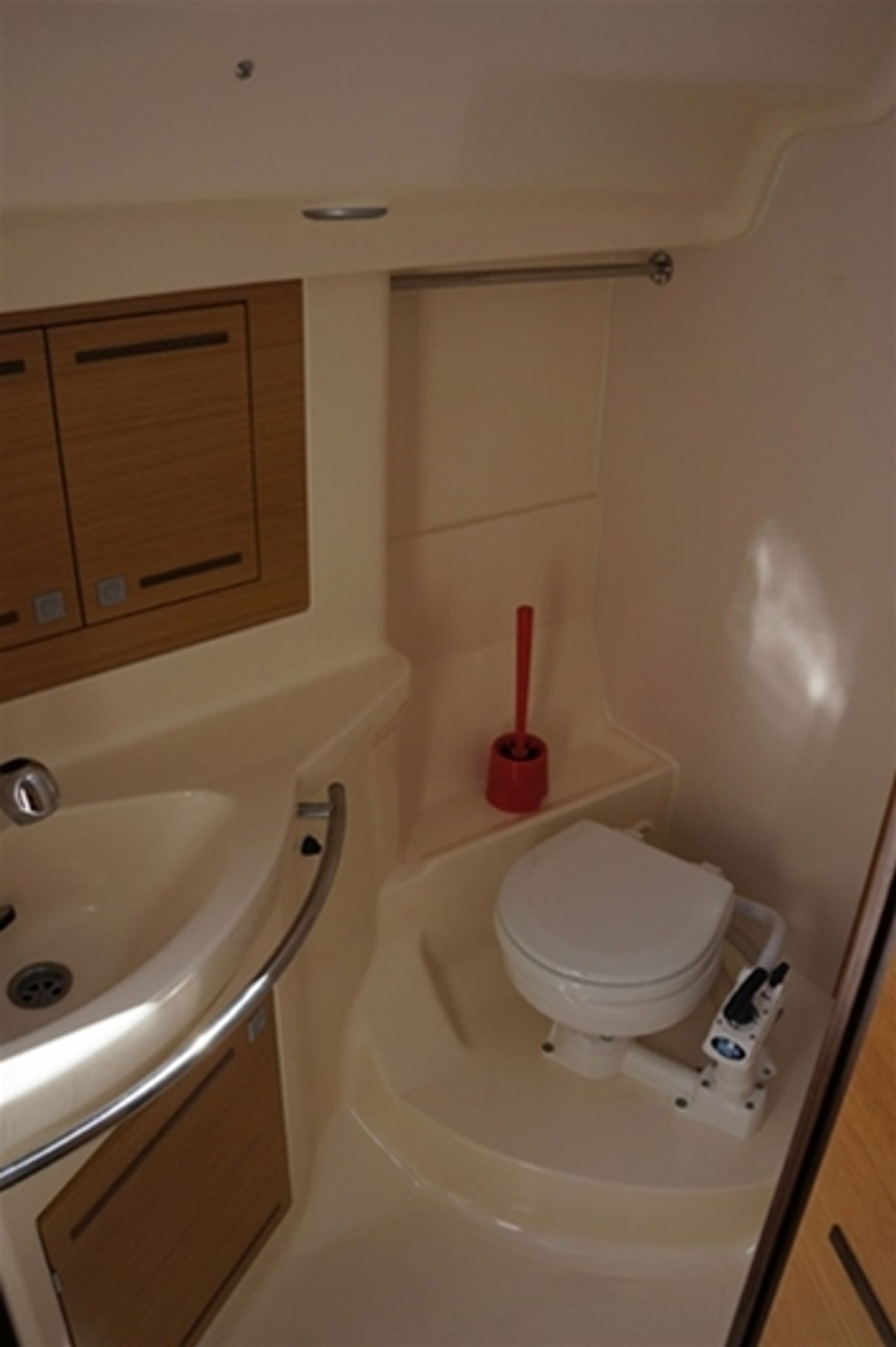 12684051599803502_elan-impression-394-wc.jpg