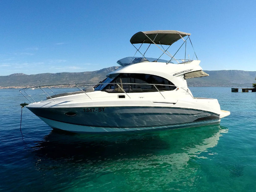 Beneteau ANTARES 30 FLY Lumar SeaMotion