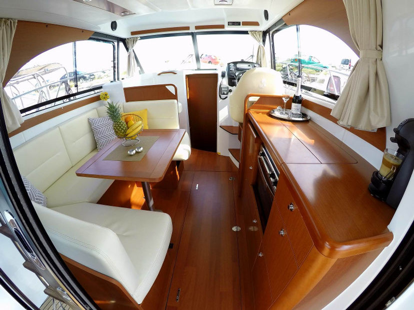 Beneteau ANTARES 30 FLY Lumar SeaMotion