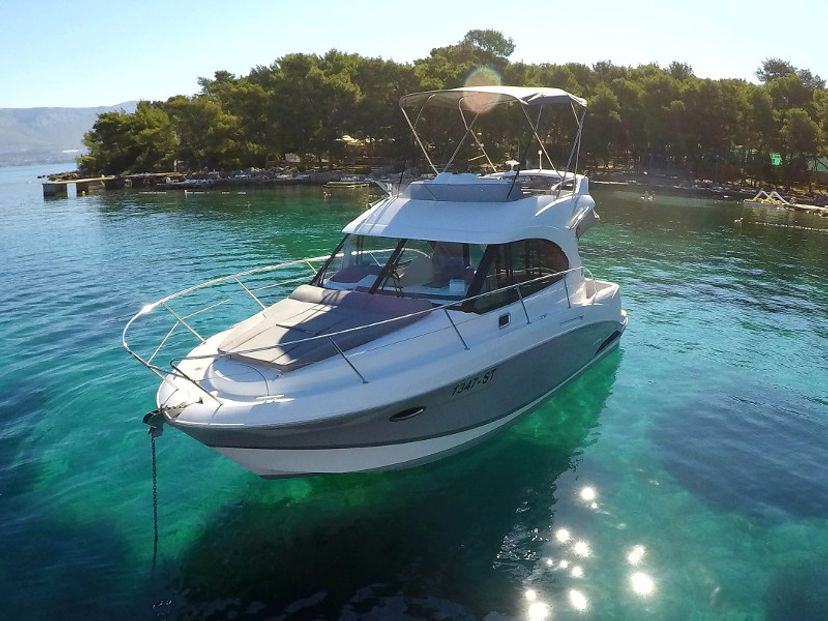 Beneteau ANTARES 30 FLY Lumar SeaMotion