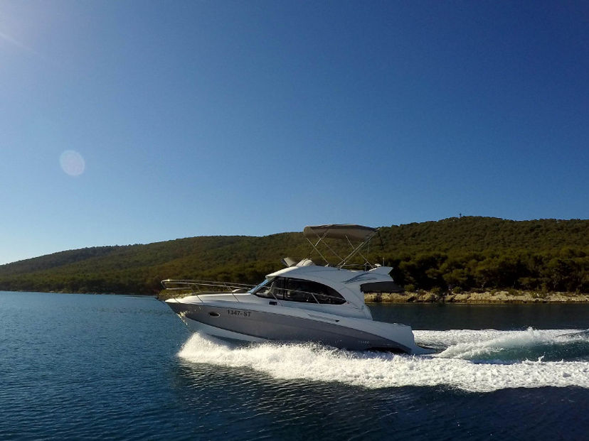 Beneteau ANTARES 30 FLY Lumar SeaMotion