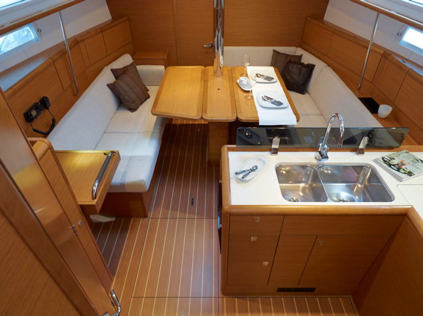 Jeanneau 37 Oyster Shell