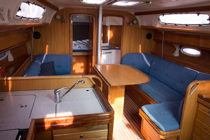 Bavaria Yachtbau 38 (1132 BG) (sails 2015)