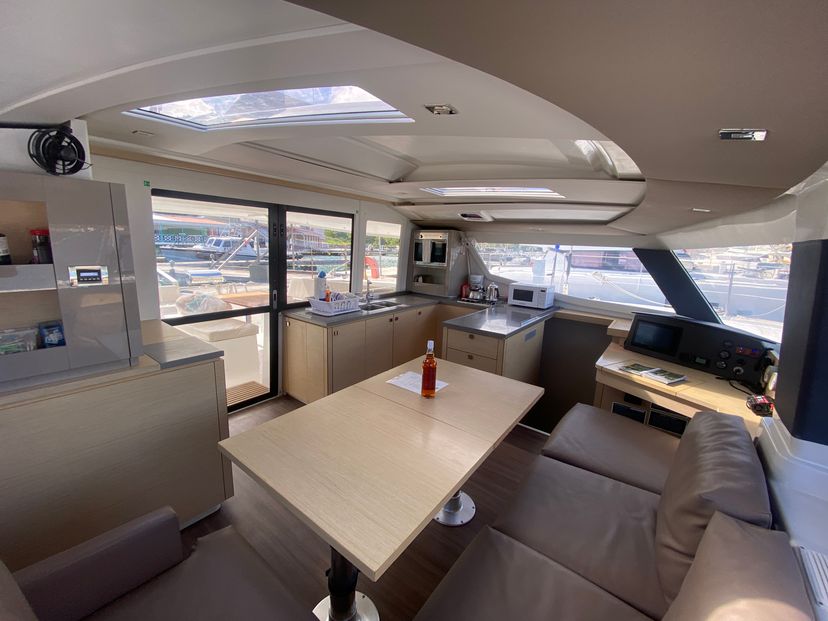 Fountaine Pajot 44 Peacemaker