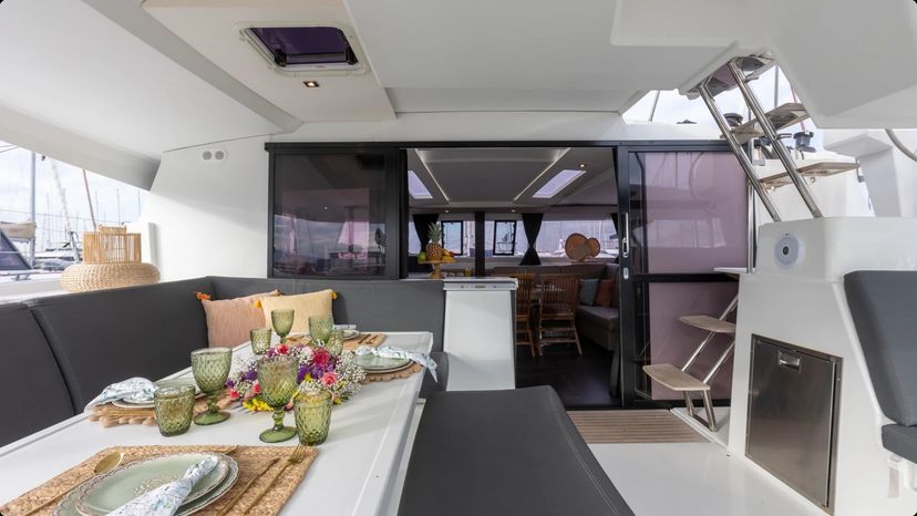 Fountaine Pajot 47 NEFELI