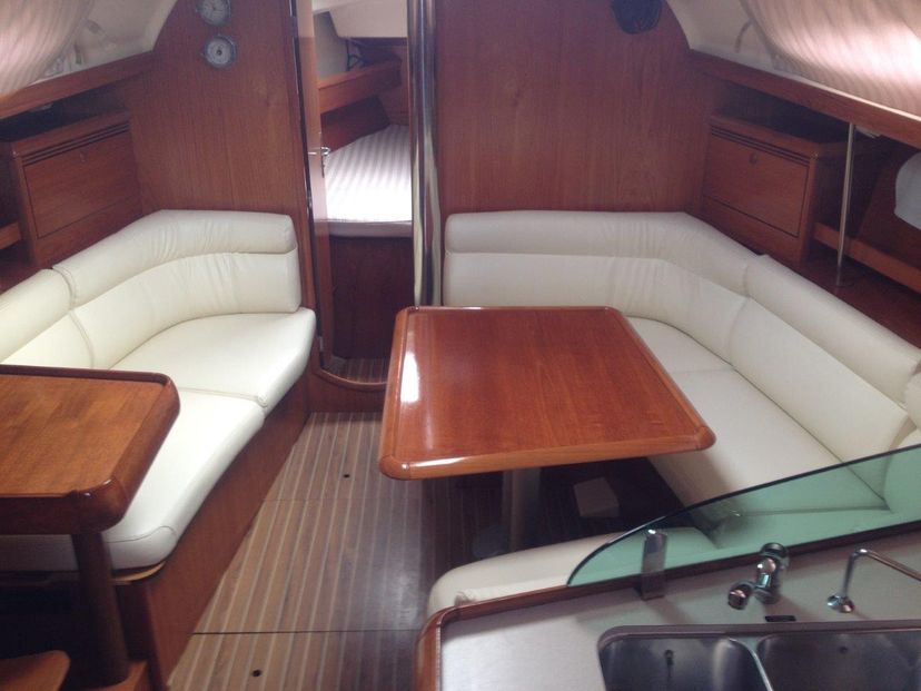 Jeanneau 37 NAIAS