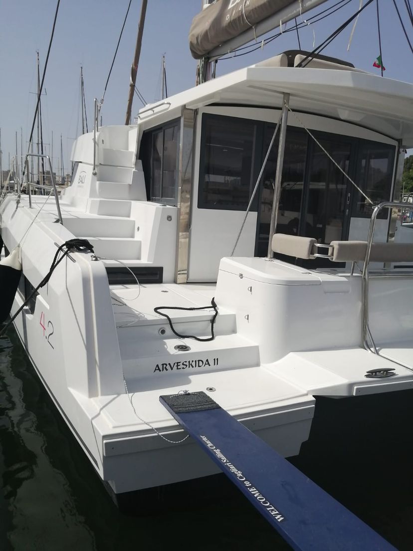 Bali Catamarans 4.2 Arveskida II