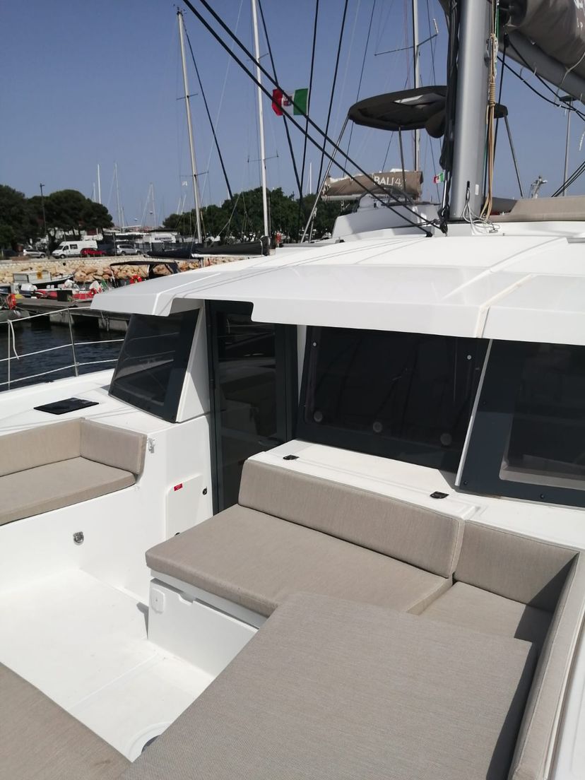 Bali Catamarans 4.2 Arveskida II