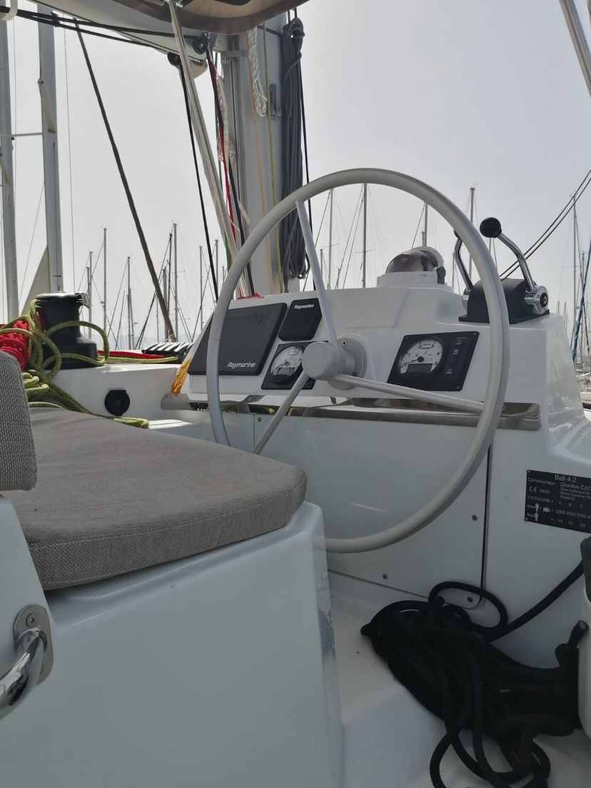 Bali Catamarans 4.2 Arveskida II
