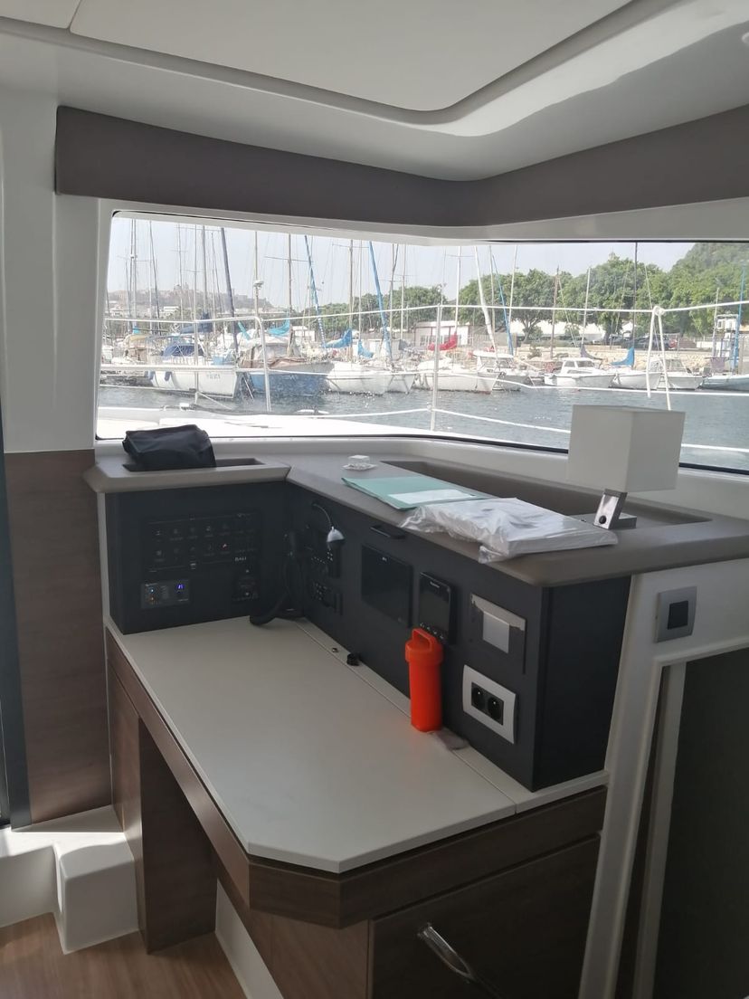 Bali Catamarans 4.2 Arveskida II