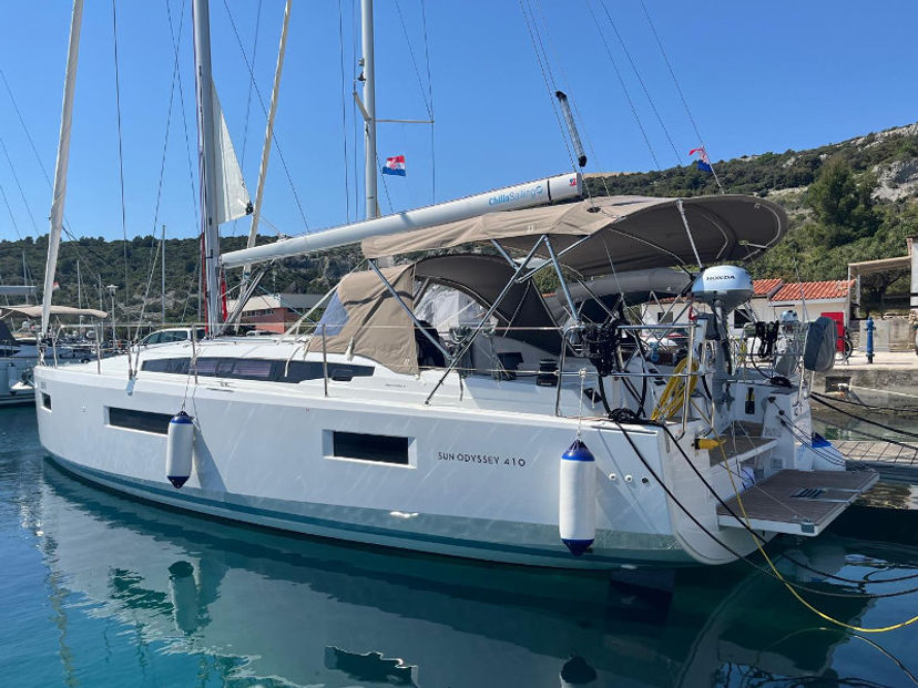 Jeanneau 410 OSKAR  new 2024 (air condition, solar panels)