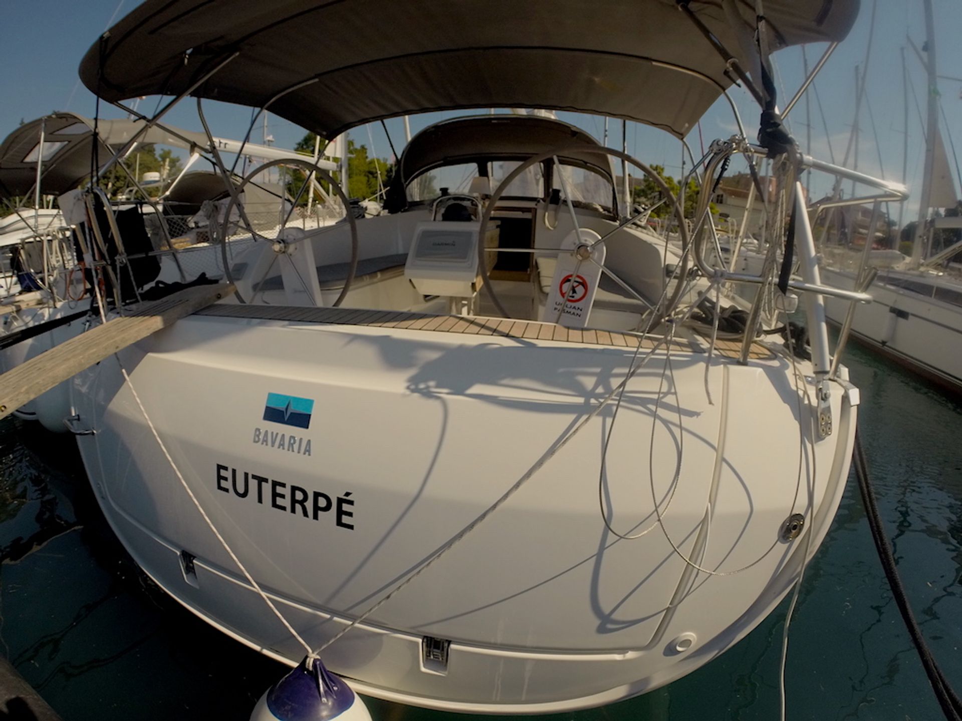 13374980324400167_meridijan.hr_Bavaria_Cruiser_41_Euterpe_exterior_cockpit.JPG