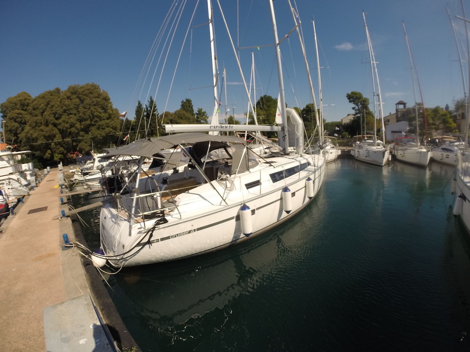 13375170324400167_meridijan.hr_Bavaria_Cruiser_41_Euterpe_exterior_side.JPG