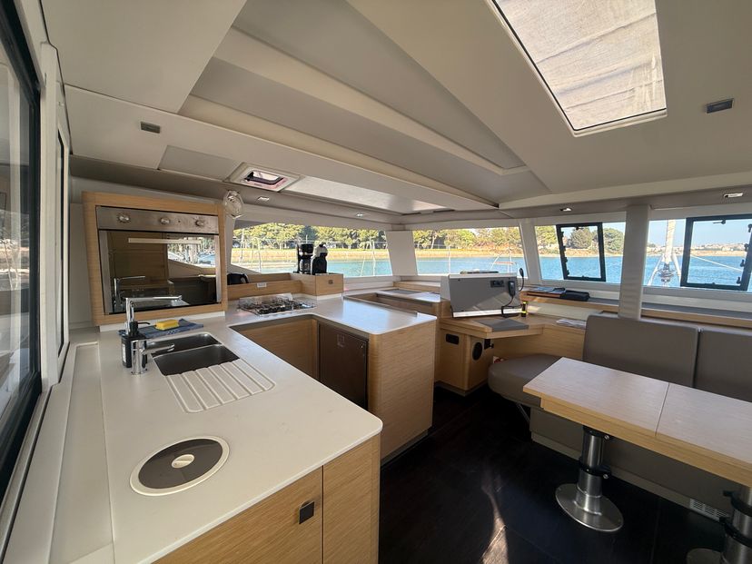Fountaine Pajot 42 Jami