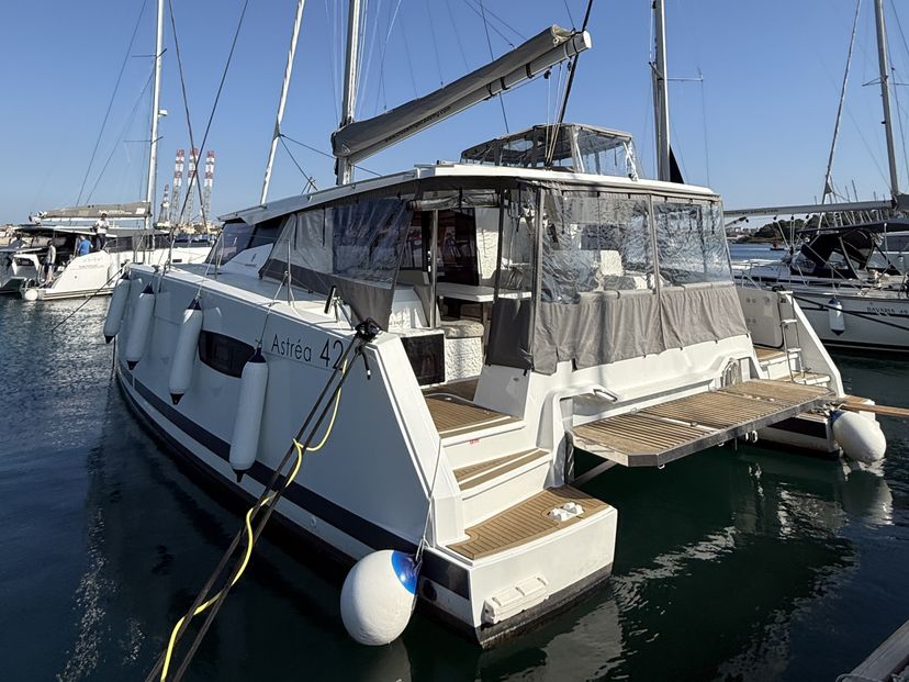 Fountaine Pajot 42 Jami