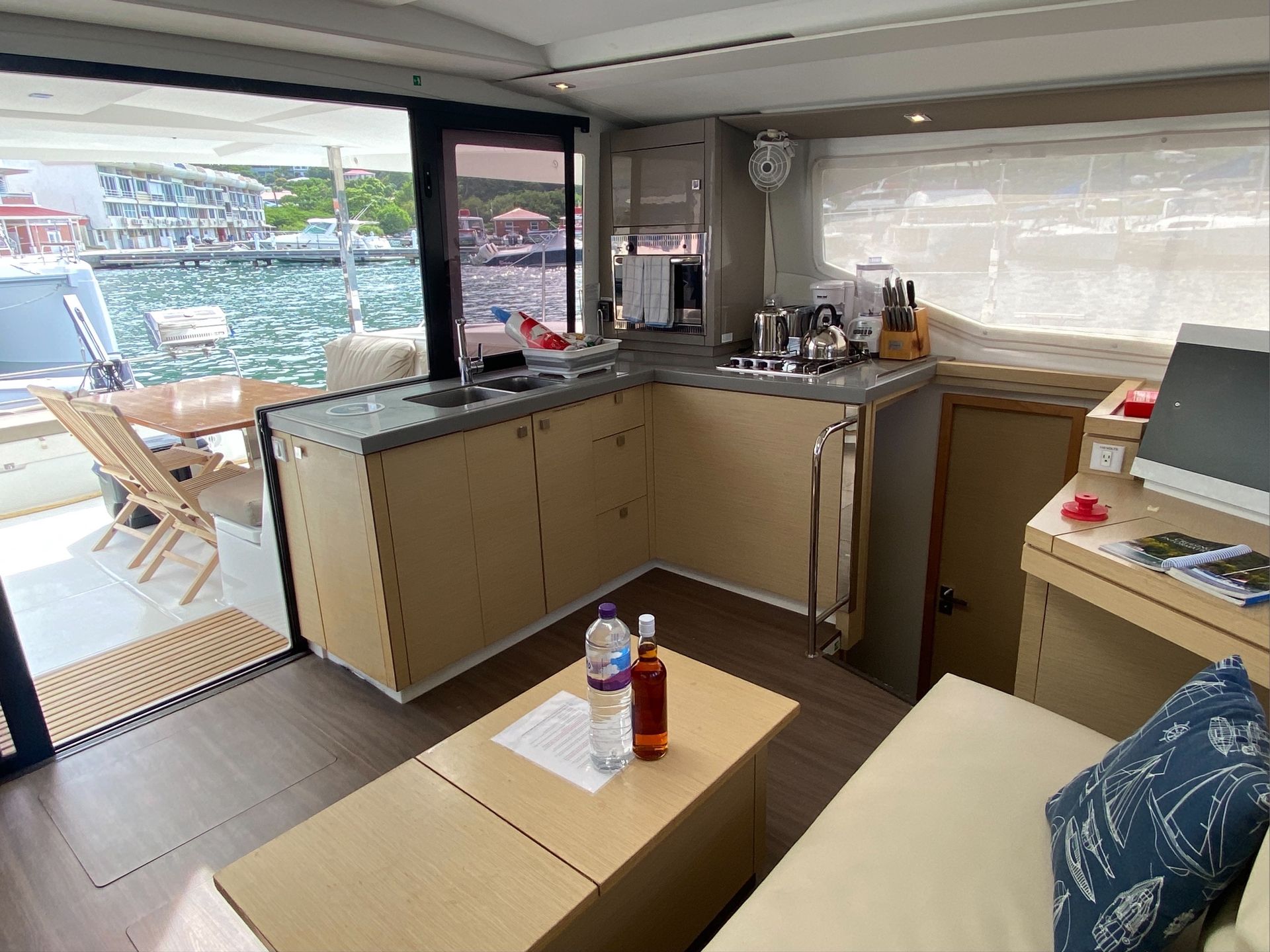14447221116204863_Saloon_Galley.JPG