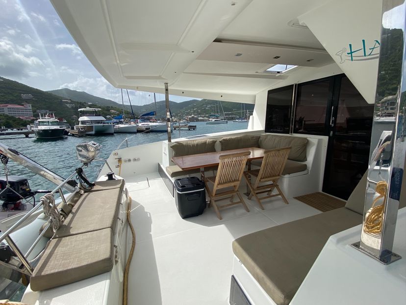 Fountaine Pajot 40 Happy Ours