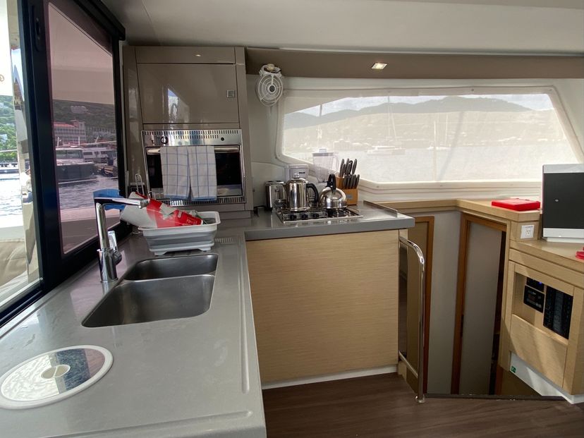 Fountaine Pajot 40 Happy Ours