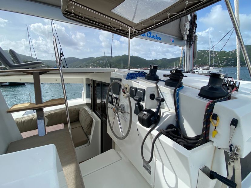 Fountaine Pajot 40 Happy Ours