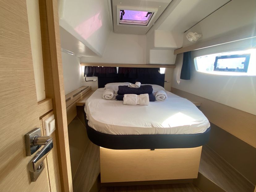 Fountaine Pajot 40 Happy Ours