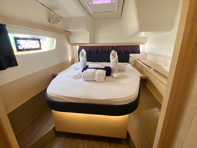 Fountaine Pajot 40 Happy Ours