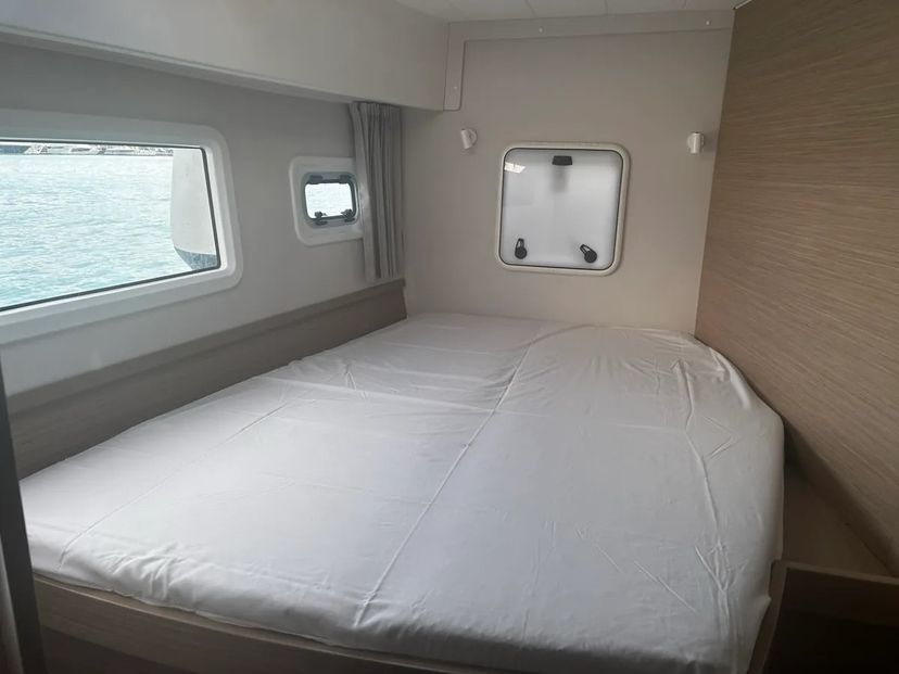 Lagoon 42 Marebella (Pax 12)
