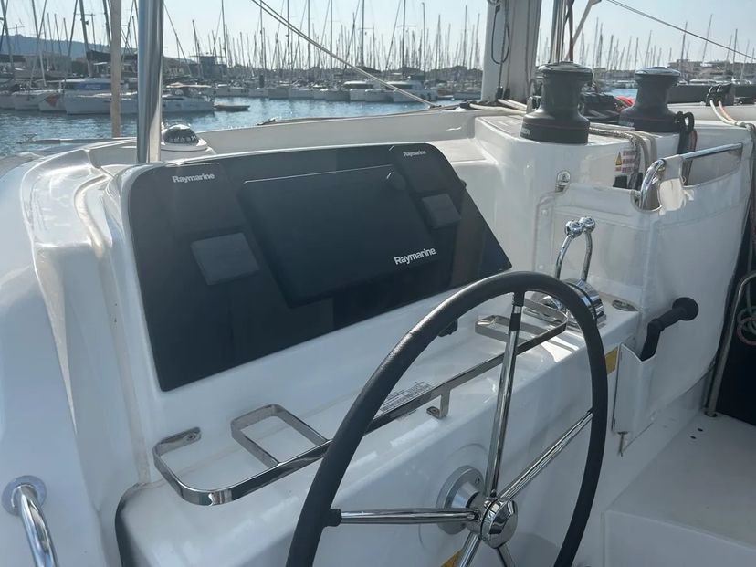 Lagoon 42 Marebella (Pax 12)