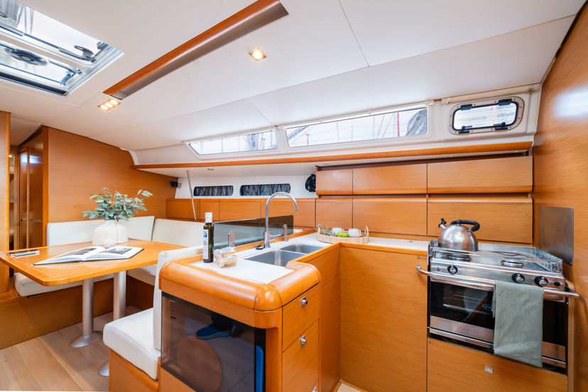 Jeanneau 43 ALIKI